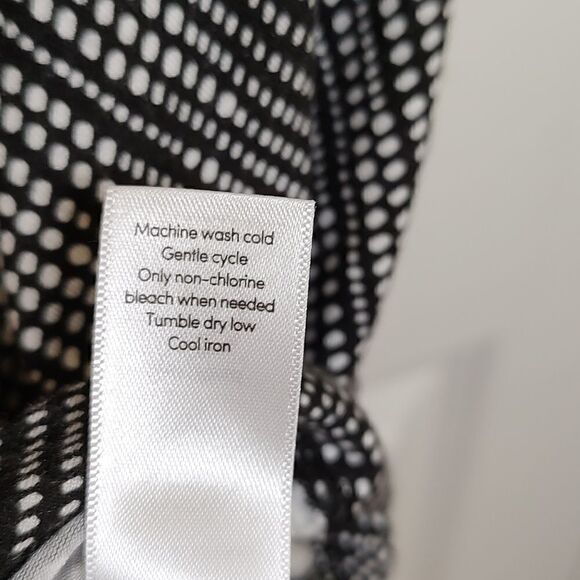 Athleta La Palma Dress Tulip Edge Hem Black White UPF 50+ Size M - Picture 6 of 8